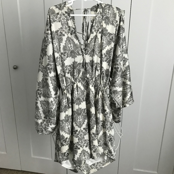 Floral Grey and White Silky Romper - Picture 3 of 4